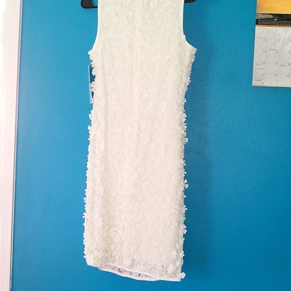 Dress - Picture 2 of 7